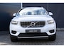 Volvo XC40 2.0 T4 Inscription | Panoramisch Schuif-Kantel dak | Rear Parking Camera | Adaptive Cruise Controle | Extra donker glas achter !