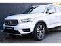 Volvo XC40 2.0 T4 Inscription | Panoramisch Schuif-Kantel dak | Rear Parking Camera | Adaptive Cruise Controle | Extra donker glas achter !