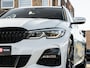 BMW 3-Serie Touring 320e M-Sport Business Edition Plus PANO 19 INCH CAMERA SHADOW LINE TREKHAAK DODEHOEK