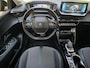 Peugeot e-208 Allure Pack EV 3-FASEN 50kWh 136pk | 3D i-COCKPIT® | NAVI | CAMERA | APPLE CARPLAY / ANDROID AUTO | CLIMA | PARKEERHULP | LM-VELGEN |