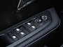 Peugeot e-208 Allure Pack EV 3-FASEN 50kWh 136pk | 3D i-COCKPIT® | NAVI | CAMERA | APPLE CARPLAY / ANDROID AUTO | CLIMA | PARKEERHULP | LM-VELGEN |