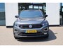 Volkswagen T-Roc 1.5 TSI Sport Business R 110KW-150PK DSG, 4 Seizoenenbanden, Dodehoek sensor, R Line in en exterieur, digital cockpit, panoramadak, navigatie, DAB+, winterpakket met stoelverwarming spiegel pakket privacy glas chrome dakrail led koplampen adaptieve cruise control door ons geleverd en onderhouden