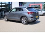 Volkswagen T-Roc 1.5 TSI Sport Business R 110KW-150PK DSG, 4 Seizoenenbanden, Dodehoek sensor, R Line in en exterieur, digital cockpit, panoramadak, navigatie, DAB+, winterpakket met stoelverwarming spiegel pakket privacy glas chrome dakrail led koplampen adaptieve cruise control door ons geleverd en onderhouden