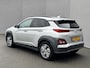 Hyundai Kona Electric EV Fashion 64 kWh Automaat / Accu SoH 97,4% / HUD / Camera / Adaptieve Cruise / Apple Carplay & Android / DodeHoek Detectie / Krell Audio / Navigatie /