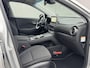 Hyundai Kona Electric EV Fashion 64 kWh Automaat / Accu SoH 97,4% / HUD / Camera / Adaptieve Cruise / Apple Carplay & Android / DodeHoek Detectie / Krell Audio / Navigatie /