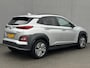 Hyundai Kona Electric EV Fashion 64 kWh Automaat / Accu SoH 97,4% / HUD / Camera / Adaptieve Cruise / Apple Carplay & Android / DodeHoek Detectie / Krell Audio / Navigatie /