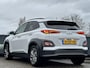 Hyundai Kona Electric EV Premium 64 kWh | 3-Fase OBC | Schuifkanteldak | Lederen bekleding | Long Range Accu | Volledig dealer onderhouden | Allseason banden |