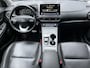 Hyundai Kona Electric EV Premium 64 kWh | 3-Fase OBC | Schuifkanteldak | Lederen bekleding | Long Range Accu | Volledig dealer onderhouden | Allseason banden |