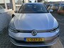 Volkswagen Golf 1.0 TSI Life / APP CONNECT/ PARK. SENSOREN V+A/ CAMERA/ DIGITAL DASHBOARD/ ADAPT. CRUISE/ NAVI/ CLIMA/ DAB/ LANE-ASSIST/ ISOFIX/ 16'' LMV