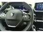 Peugeot e-208 EV GT Avantage 51 kWh 100% Elektrisch | Alcantara Executive Interior | Warmtepomp | Drive Assist Plus Pack | Elektrische verstelbare stoelen | Stoelverwarming | Mirror Screen | Nieuw uit voorraad