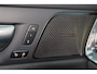 Volvo S60 B4 Plus Dark - Panorama/schuifdak - IntelliSafe Assist - Harman/Kardon audio - Adaptieve LED koplampen - Parkeercamera achter - Verwarmde voorstoelen, stuur & achterbank - Parkeersensoren voor & achter - Elektr. bedienb. voorstoelen met geheugen - Standkachel - Elektr. inklapbare trekhaak - 20' LMV