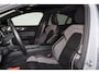 Volvo S60 B4 Plus Dark - Panorama/schuifdak - IntelliSafe Assist - Harman/Kardon audio - Adaptieve LED koplampen - Parkeercamera achter - Verwarmde voorstoelen, stuur & achterbank - Parkeersensoren voor & achter - Elektr. bedienb. voorstoelen met geheugen - Standkachel - Elektr. inklapbare trekhaak - 20' LMV