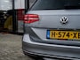 Volkswagen Passat Variant 1.5 TSI Highline | Camera | Virtual Cockpit | Stoelverwarming | Climate Control | Adaptieve Cruise Control | Apple Carplay | Android Auto | DAB+ | Metallic Lak | Privacy Glas | Velours Bekleding |