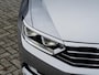 Volkswagen Passat Variant 1.5 TSI Highline | Camera | Virtual Cockpit | Stoelverwarming | Climate Control | Adaptieve Cruise Control | Apple Carplay | Android Auto | DAB+ | Metallic Lak | Privacy Glas | Velours Bekleding |