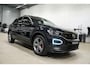 Volkswagen T-Roc 1.5 TSI 3x R-Line * Keyless - LED - Blind Spot - ACC - Lane - App * Keyless Entry - LED Koplampen - Dodehoeksensor - Adaptieve Cruise - Lane Assist - Apple CarPlay / Android Auto