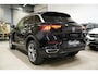 Volkswagen T-Roc 1.5 TSI 3x R-Line * Keyless - LED - Blind Spot - ACC - Lane - App * Keyless Entry - LED Koplampen - Dodehoeksensor - Adaptieve Cruise - Lane Assist - Apple CarPlay / Android Auto