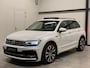 Volkswagen Tiguan 2.0 TSI 4Motion R-Line | BOMVOL | Standkachel |Leder | Memory | Dynaudio | 360 Camera | Head-Up | Trekhaak | Stoelverwarming V+A