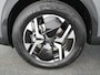 Peugeot 2008 1.2 Hybrid 136 Allure | Airco (automatisch) | Armsteun voor | Lichtmetalen velgen 17"