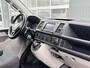 Volkswagen Transporter 2.0 TSI L2H1 Benzine Dubbele Schuifdeur Airco Cruise controle Bpm vrij Trekhaak Klep achter Omvormer Kastinrichting Standkachel Euro 6 Benzine Ideaal voor ombouw naar Camper !!