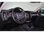 Volvo XC40 T3 Momentum Pro - Verwarmde voorstoelen, stuur & achterbank - Parkeersensoren achter - Cruise control - Standkachel - 18' LMV