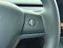 Tesla Model Y RWD LFP-Accu SOH 94% Leder Lmv 20" Warmtepomp Camera's Panormadak Adap.Cruise Navi Ecc Autopilot Stoel+Stuur+Achterbank Verwarming Elek.Achterklep Dodehoek detector Draadloze telefoonlader Origineel Nederlandse Auto Fabrieksgarantie tot 25-6-2028/80.000km en 25-6-2032/160.000 km op de accu en aandrijflijn.  Trekvermogen 1600 kg !