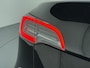 Tesla Model Y RWD LFP-Accu SOH 94% Leder Lmv 20" Warmtepomp Camera's Panormadak Adap.Cruise Navi Ecc Autopilot Stoel+Stuur+Achterbank Verwarming Elek.Achterklep Dodehoek detector Draadloze telefoonlader Origineel Nederlandse Auto Fabrieksgarantie tot 25-6-2028/80.000km en 25-6-2032/160.000 km op de accu en aandrijflijn.  Trekvermogen 1600 kg !