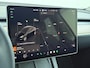 Tesla Model Y RWD LFP-Accu SOH 94% Leder Lmv 20" Warmtepomp Camera's Panormadak Adap.Cruise Navi Ecc Autopilot Stoel+Stuur+Achterbank Verwarming Elek.Achterklep Dodehoek detector Draadloze telefoonlader Origineel Nederlandse Auto Fabrieksgarantie tot 25-6-2028/80.000km en 25-6-2032/160.000 km op de accu en aandrijflijn.  Trekvermogen 1600 kg !