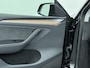 Tesla Model Y RWD LFP-Accu SOH 94% Leder Lmv 20" Warmtepomp Camera's Panormadak Adap.Cruise Navi Ecc Autopilot Stoel+Stuur+Achterbank Verwarming Elek.Achterklep Dodehoek detector Draadloze telefoonlader Origineel Nederlandse Auto Fabrieksgarantie tot 25-6-2028/80.000km en 25-6-2032/160.000 km op de accu en aandrijflijn.  Trekvermogen 1600 kg !