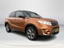Suzuki Vitara 1.6 Exclusive Trekhaak | Verwarmbare buitenspiegels | All Seasonbanden | Achterruitrijcamera | Stoelverwarming | Cruise Control | Climate Control | Navigatiesysteem | Apple CarPlay & Android Auto | 12 maanden BOVAG garantie