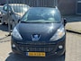Peugeot 207 1.4 VTi Allure 95PK! NL AUTO NAP! PANORAMA l LEER l PDC l CRUISE l Trekhaak l Airco ECC l LMV! TOPSTAAT!