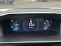 Peugeot e-2008 EV GT Première 3 fase 50 kWh VAN: 18.400,- VOOR: 16.770,- UW EINDEJAARSVOORDEEL: 1.630,- | RIJKLAARPRIJS INCL. 12MND BOVAG GARANTIE | STOELVERWARMING | DODE HOEK EN CAMERA