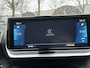 Peugeot e-2008 EV GT Première 3 fase 50 kWh VAN: 18.400,- VOOR: 16.770,- UW EINDEJAARSVOORDEEL: 1.630,- | RIJKLAARPRIJS INCL. 12MND BOVAG GARANTIE | STOELVERWARMING | DODE HOEK EN CAMERA
