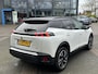 Peugeot e-2008 EV GT Première 3 fase 50 kWh VAN: 18.400,- VOOR: 16.770,- UW EINDEJAARSVOORDEEL: 1.630,- | RIJKLAARPRIJS INCL. 12MND BOVAG GARANTIE | STOELVERWARMING | DODE HOEK EN CAMERA