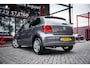 Volkswagen Polo 1.2 TSI Highline | Cruise control | Stoelverwarming | Parkeer hulp | Airco | Navigatie |