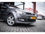 Volkswagen Polo 1.2 TSI Highline | Cruise control | Stoelverwarming | Parkeer hulp | Airco | Navigatie |