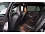 Volvo V60 T4 Business Sport - Parkeerverwarming - Volvo On Call - Bi-Xenon koplampen - schijf/kantel dak - Verwarmde voorstoelen & stuur - Navigatie - Parkeersensoren voor en achter - trekhaak - 18 inch LMV
