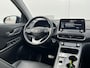 Hyundai Kona Electric EV Limited 64 kWh / Trekhaak / Cruise control adaptief met Stop&Go en stuurhulp / Achterbank verwarmd /