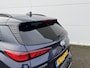 Hyundai Kona Electric EV Limited 64 kWh / Trekhaak / Cruise control adaptief met Stop&Go en stuurhulp / Achterbank verwarmd /