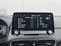 Hyundai Kona Electric EV Limited 64 kWh / Trekhaak / Cruise control adaptief met Stop&Go en stuurhulp / Achterbank verwarmd /