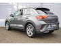 Volkswagen T-Roc 1.5 TSI 150pk DSG R-Line | Trekhaak | Navigatie | Stoelverwarming