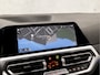 BMW 3-Serie Touring 318i Sportline 157Pk Automaat (APPLE CARPLAY, GROOT NAVI, ZWART HEMEL, LEDER, STOELVERWARMING, SPORTSTOELEN, CAMERA, ELEK ACHTERKLEP, GETINT GLAS, TREKHAAK, NIEUWSTAAT)