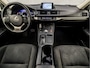 Lexus CT 200h 25th Edition Automaat (NAVIGATIE, CLIMATE, ALCANTARA, CAMERA, GETINT GLAS, STOELVERWARMING, SPORTSTOELEN, KEYLESS, LED KOPLAMPEN, CRUISE, NIEUWSTAAT)