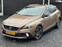 Volvo V40 Cross Country 2.0 T3 Momentum LED Cruise Control Climate Control Sportvelgen Trekhaak Navigatie