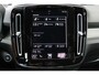 Volvo XC40 T4 Recharge R-Design | Trekhaak | Verwarmbare Voorstoelen | Parkeercamera | Cruise Control | Bluetooth Telefonie & Multimedia | Navigatie | LED Koplampen | Keyless Entry | Volvo on Call | Verwarmbaar Stuurwiel