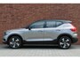 Volvo XC40 T4 Recharge R-Design | Trekhaak | Verwarmbare Voorstoelen | Parkeercamera | Cruise Control | Bluetooth Telefonie & Multimedia | Navigatie | LED Koplampen | Keyless Entry | Volvo on Call | Verwarmbaar Stuurwiel