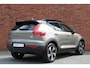 Volvo XC40 T4 Recharge R-Design | Trekhaak | Verwarmbare Voorstoelen | Parkeercamera | Cruise Control | Bluetooth Telefonie & Multimedia | Navigatie | LED Koplampen | Keyless Entry | Volvo on Call | Verwarmbaar Stuurwiel