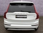 Volvo XC90 2.0 T8 Plug-in hybrid AWD Ultra Dark | Trekhaak | Massage | Geventileerde/verwarmde stoelen | Bowers & Wilkens | Luchtvering | HUD | Alcantara hemelbekleding | Memory | 360° camera |