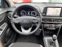 Hyundai Kona 1.0T Premium / Navi / Camera / Cruise / Stoel en Stoelverw. / Trekhaak / Apple Carplay