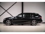 BMW 3-Serie Touring 330e xDrive Sport Line | Camera | Shadow | Sportstoel | Sfeerverlichting | Stoelverwarming | 18" |