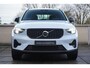Volvo XC40 2.0 B4 Plus Dark | Adaptive Cruise Control | Verwarmbare voorstoelen | Achteruitrijcamera | 19 inch | Google |